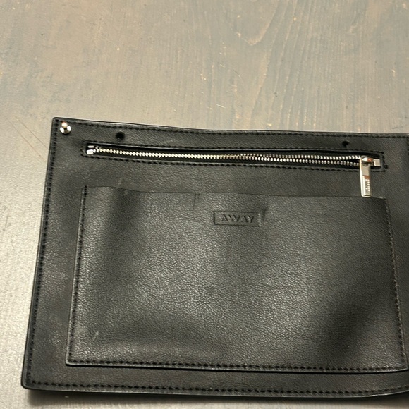 Leather AWAY pouch❤️ - Picture 8 of 9
